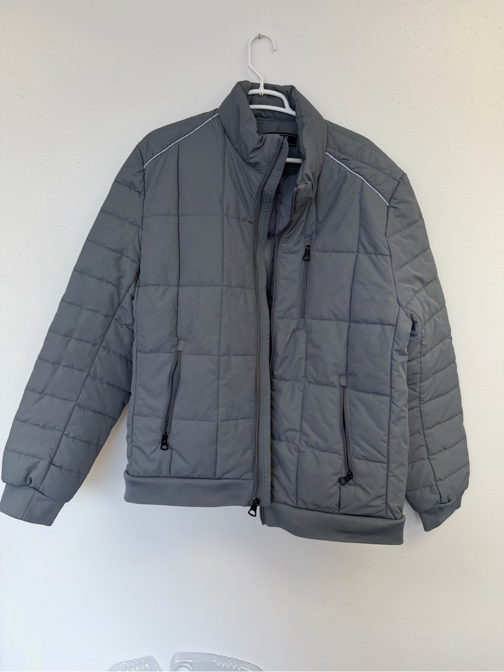 Forever 21 Men's Gray Quilted Puffer Jacket with Stand Collar
